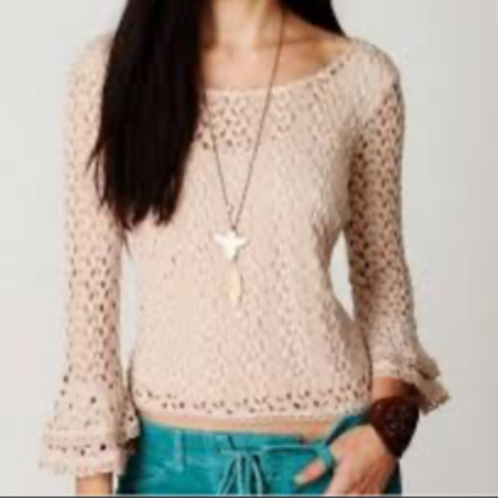 Free people size small cream crochet bell sleeve lined crop top